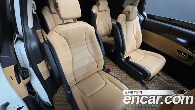 Kia Carnival 2023 thumb 11
