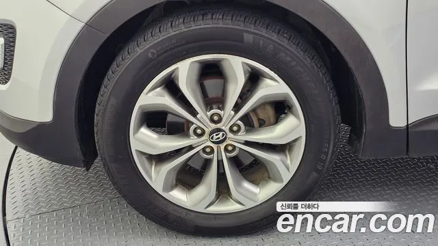 Hyundai Santa Fe 2012 thumb 5