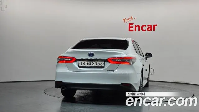 Toyota Camry 2024 thumb 4