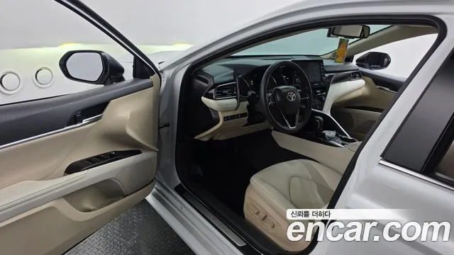 Toyota Camry 2024 thumb 10