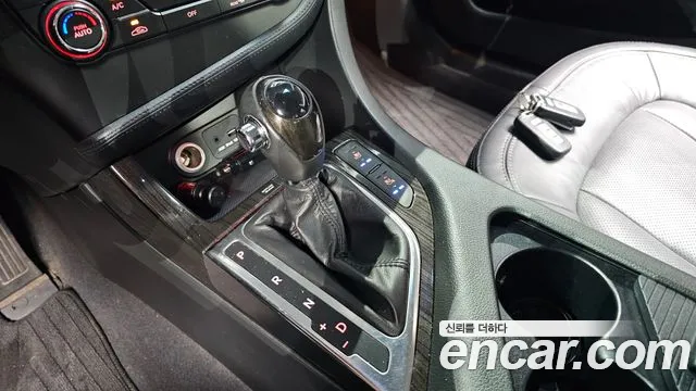 Kia K5 2010 thumb 9