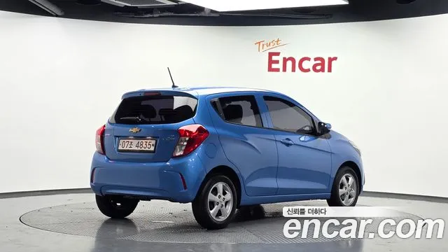 Chevrolet Spark 2017 thumb 2