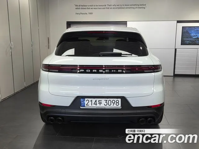 Porsche Cayenne 2023 thumb 4