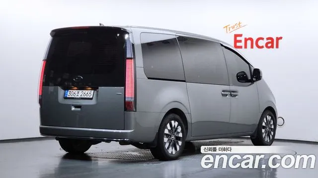 Hyundai Staria 2022 thumb 2