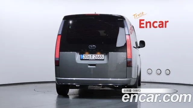Hyundai Staria 2022 thumb 4