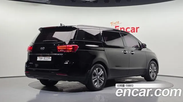 Kia Carnival 2018 thumb 2