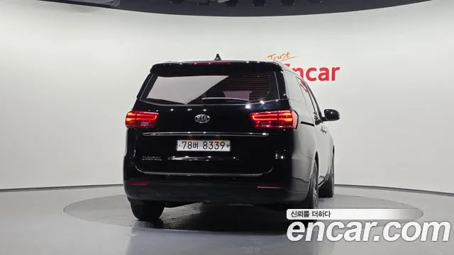Kia Carnival 2018 thumb 4