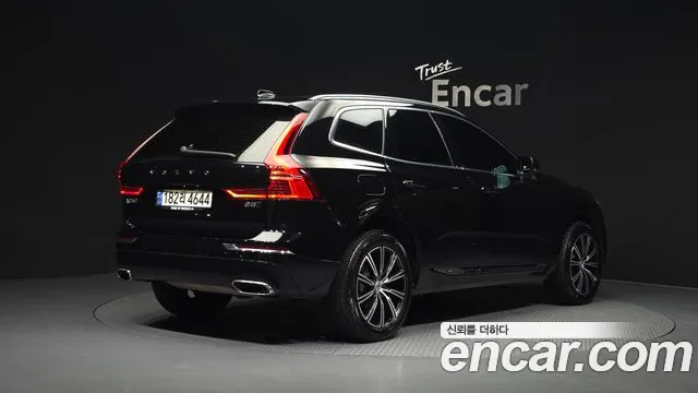 Volvo XC60 2021 thumb 2