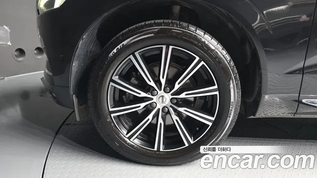 Volvo XC60 2021 thumb 5