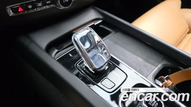 Volvo XC60 2021 thumb 9