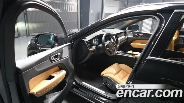 Volvo XC60 2021 thumb 10