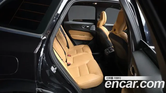 Volvo XC60 2021 thumb 12