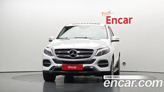Mercedes-Benz GLE 2016 thumb 3
