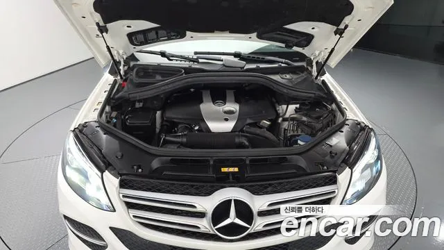 Mercedes-Benz GLE 2016 thumb 6
