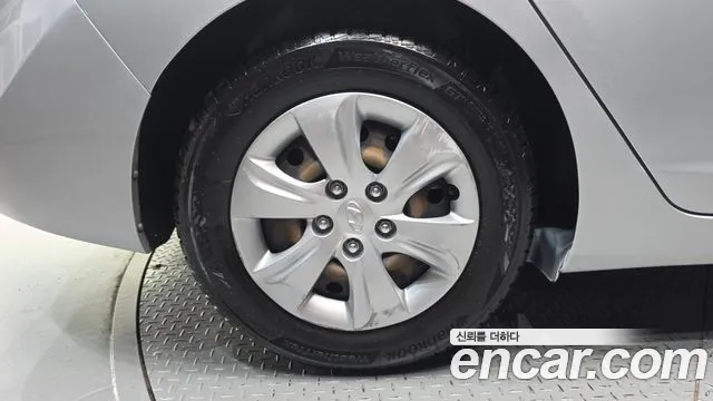 Hyundai Avante 2015 thumb 5