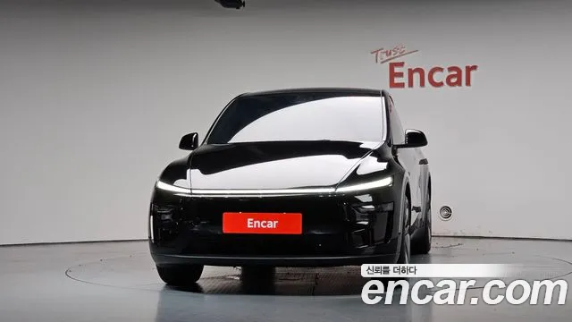 Tesla Model Y 2025 thumb 2