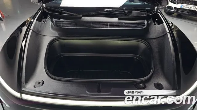 Tesla Model Y 2025 thumb 5