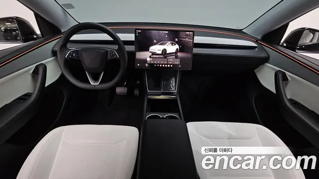 Tesla Model Y 2025 thumb 6
