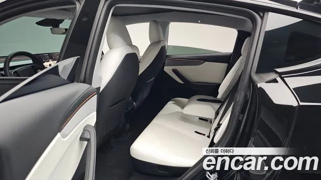 Tesla Model Y 2025 thumb 10