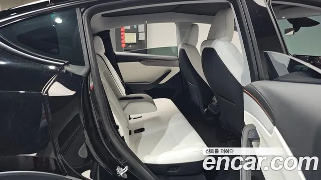 Tesla Model Y 2025 thumb 11