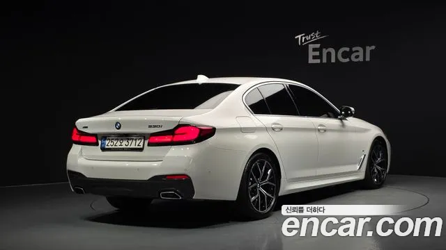 BMW 5 серии 2023 thumb 2