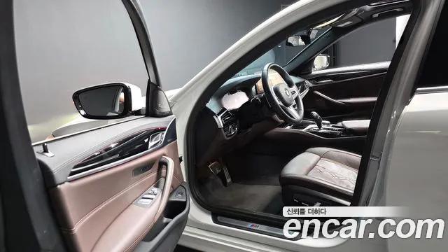 BMW 5 серии 2023 thumb 10