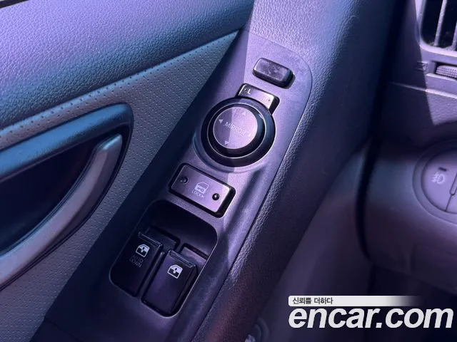 Hyundai Starex 2012 thumb 9