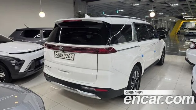 Kia Carnival 2021 thumb 4