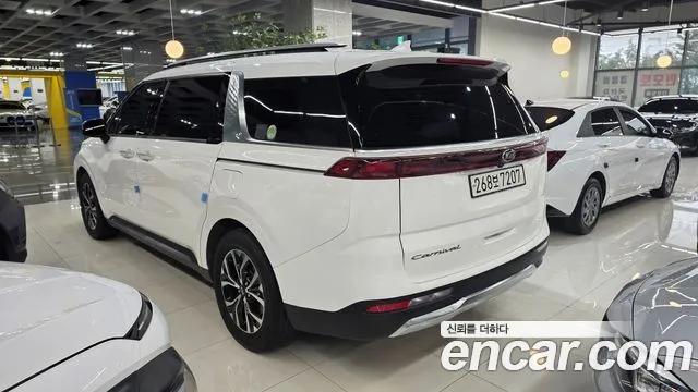 Kia Carnival 2021 thumb 5