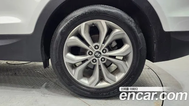 Hyundai Santa Fe 2013 thumb 4