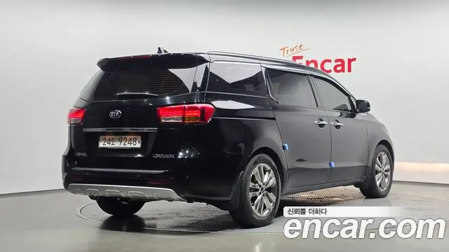 Kia Carnival 2015 thumb 2