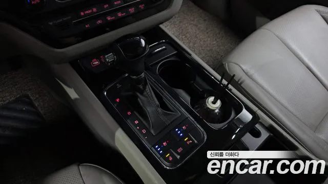 Kia Carnival 2015 thumb 9