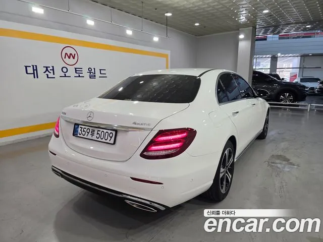 Mercedes-Benz E-Класс 2017 thumb 4