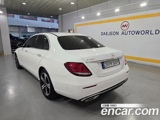 Mercedes-Benz E-Класс 2017 thumb 6