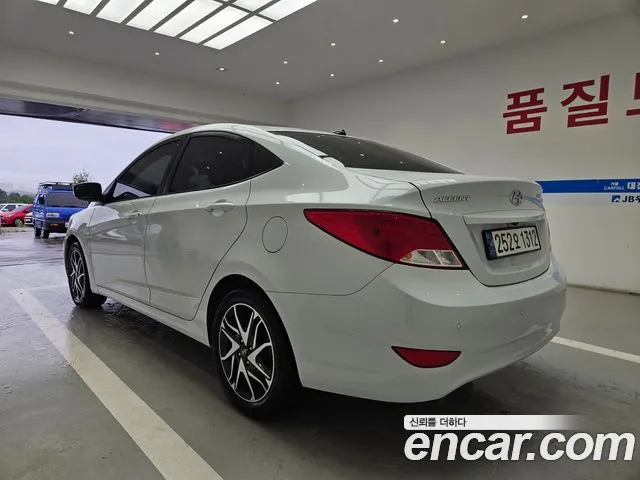 Hyundai Accent 2018 thumb 4