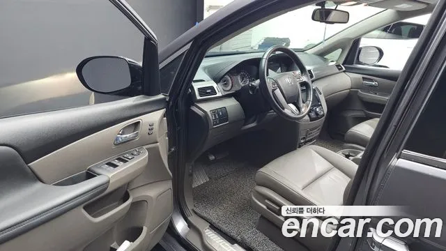Honda Odyssey 2016 thumb 10