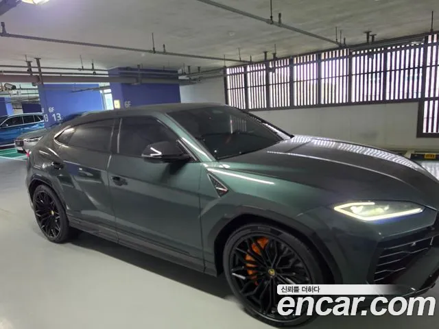 Lamborghini Urus 2026 thumb 12