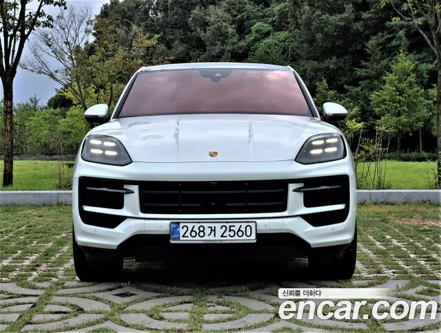 Porsche Cayenne 2024 thumb 3