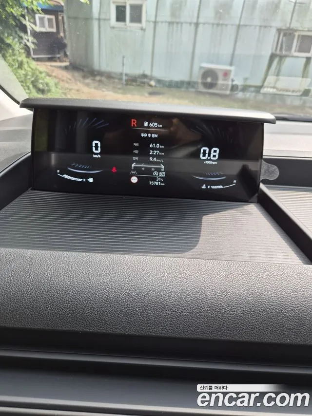 Hyundai Staria 2024 thumb 6