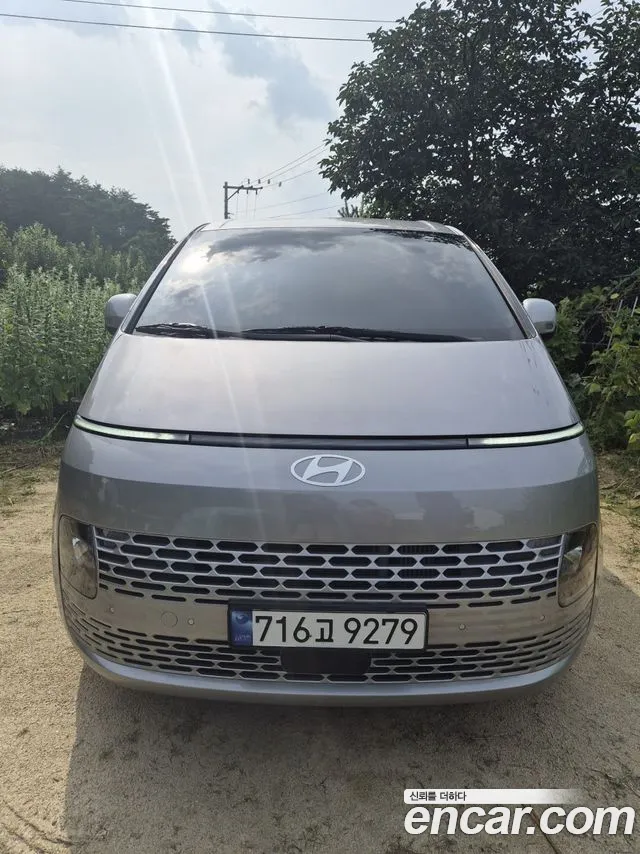 Hyundai Staria 2024 thumb 9