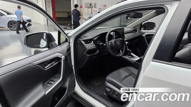 Toyota RAV4 2024 thumb 10