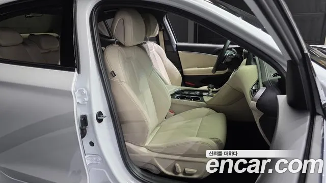Genesis G70 2025 thumb 11