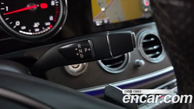 Mercedes-Benz E-Класс 2017 thumb 9
