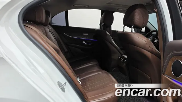 Mercedes-Benz E-Класс 2017 thumb 12