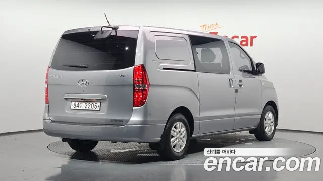 Hyundai Starex 2018 thumb 2