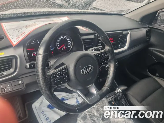 Kia Stonic 2018 thumb 8