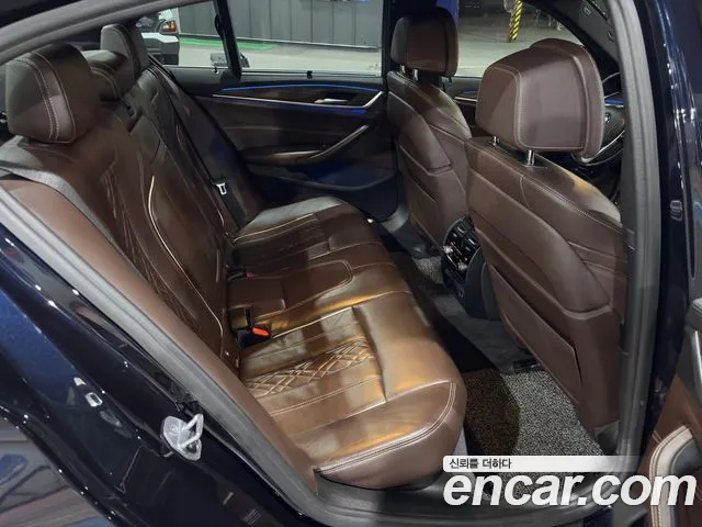 BMW 5-Series 2017 thumb 10