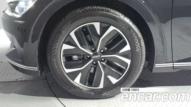Kia EV6 2023 thumb 4