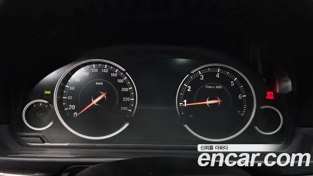 BMW 5 серии 2013 thumb 8