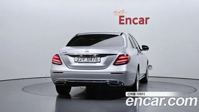 Mercedes-Benz E-Класс 2016 thumb 3